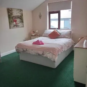 Edwards Cosy Galway